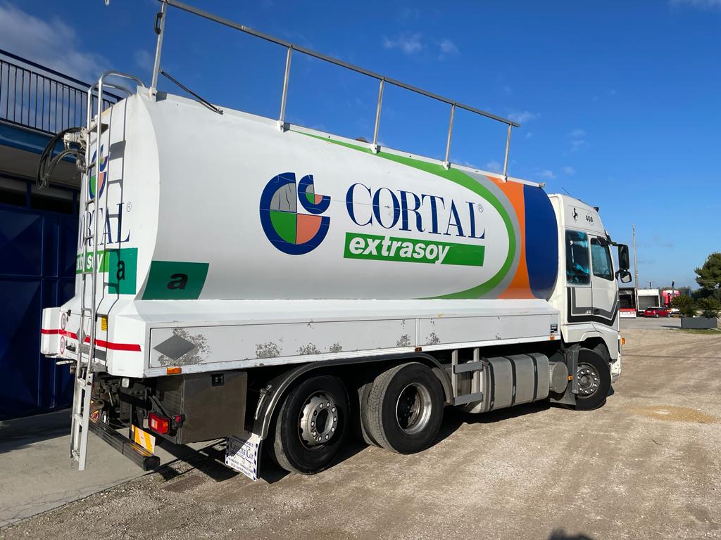 VOLVO FH 12 460 CISTERNA TRASPORTO MANGIMI E GRANAGLIE in vendita - foto 4