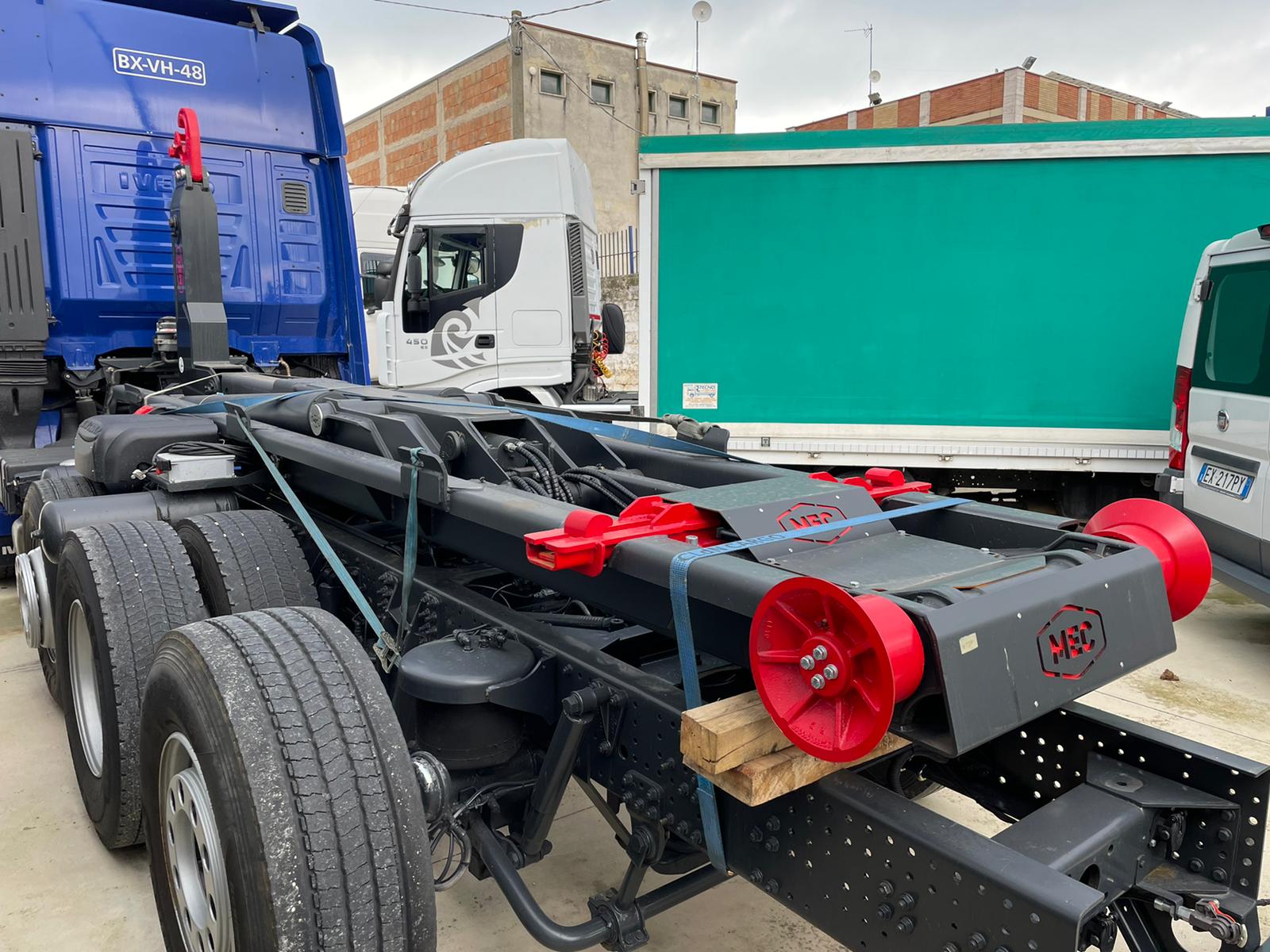 IVECO STRALIS ATTREZZATURA SCARRABILE NUOVA MARCA MEC in vendita - foto 3