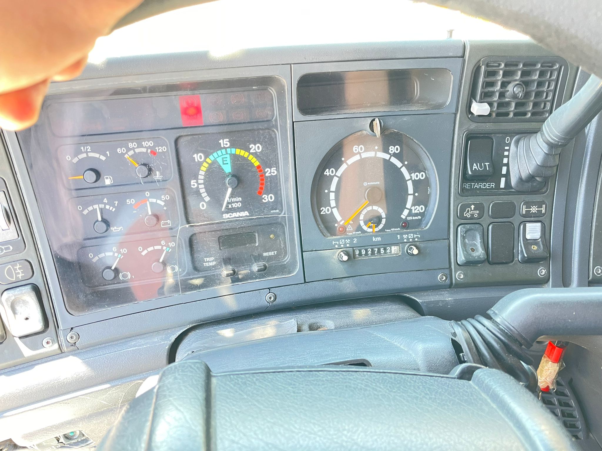 SCANIA 124 420 TRATTORE CON FRENO CAMBIO MANUALE in vendita - foto 9