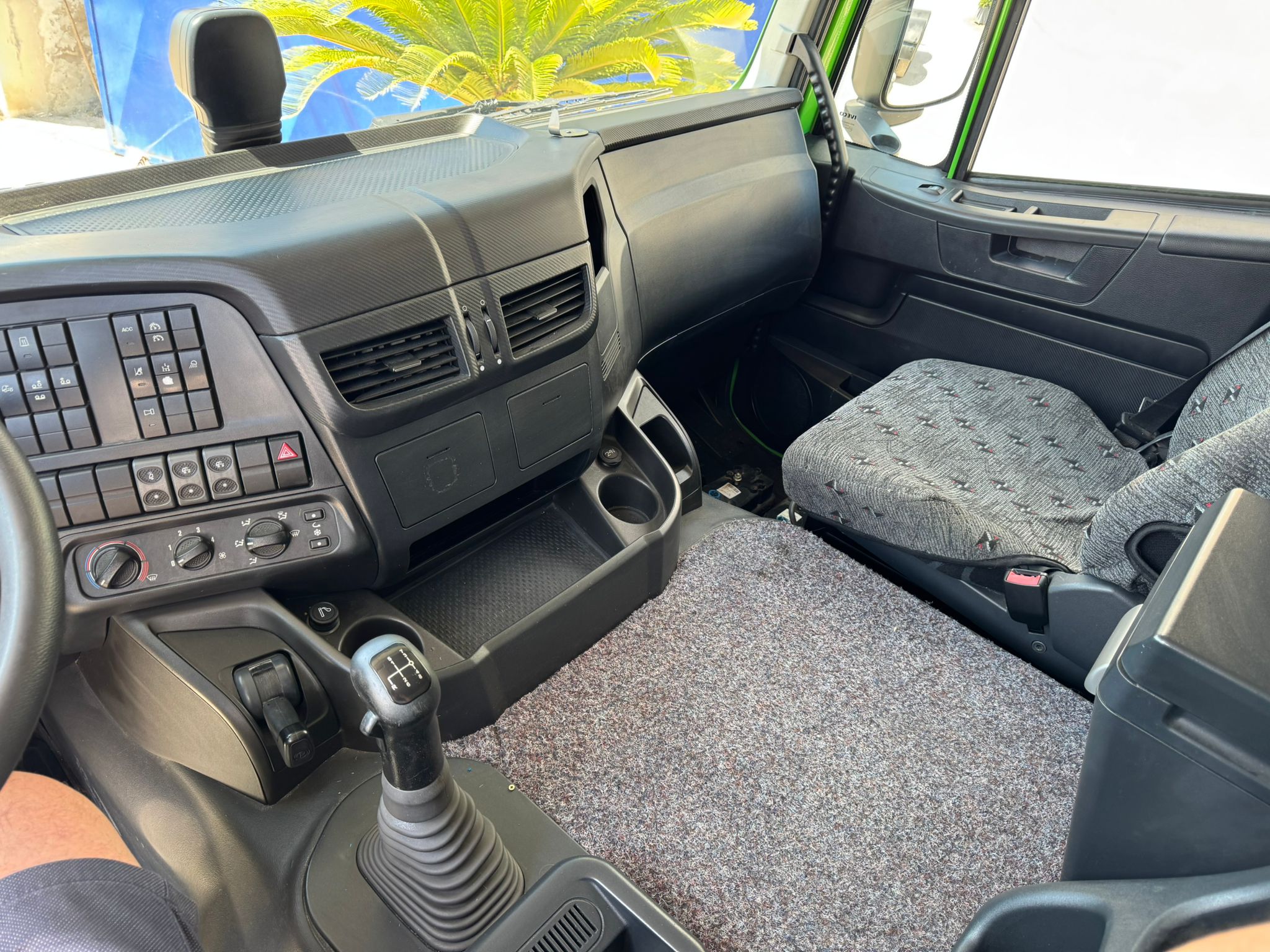 IVECO STRALIS 460 TETTO BASSO EURO 6 1° ASSE 8 TON in vendita - foto 9