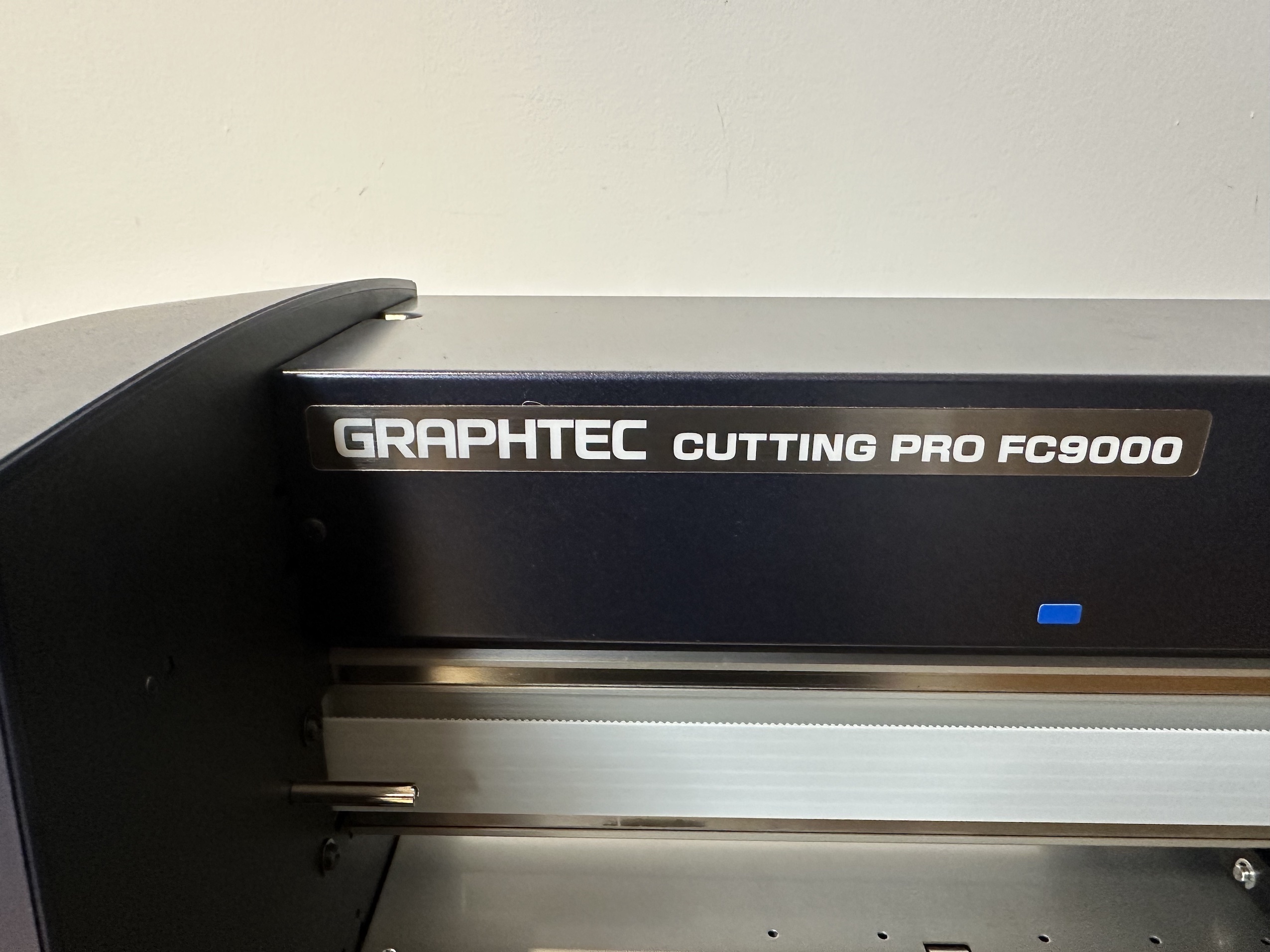 PLOTTER DA TAGLIO PROFESSIONALE GRAPHTEC FC9000-75 in vendita - foto 2