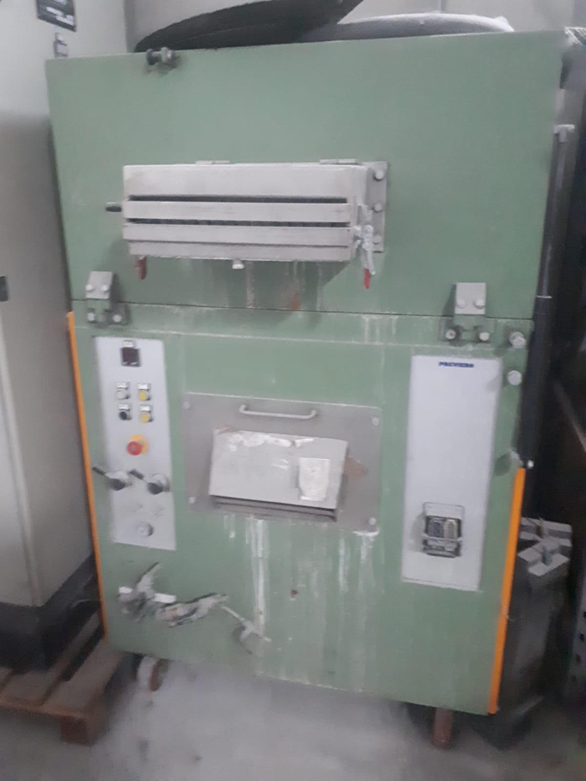 Utensili lavorazione plastica in vendita