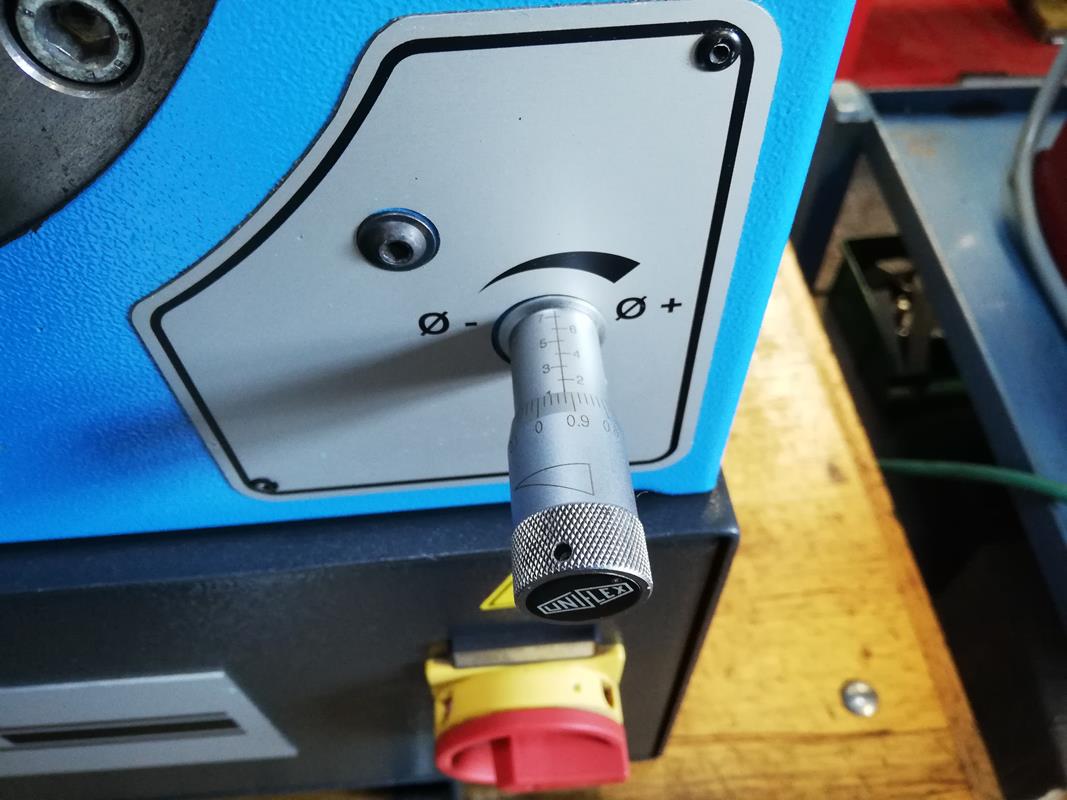 crimpatrice per tubi alta pressione UNIFLEX  in vendita - foto 3