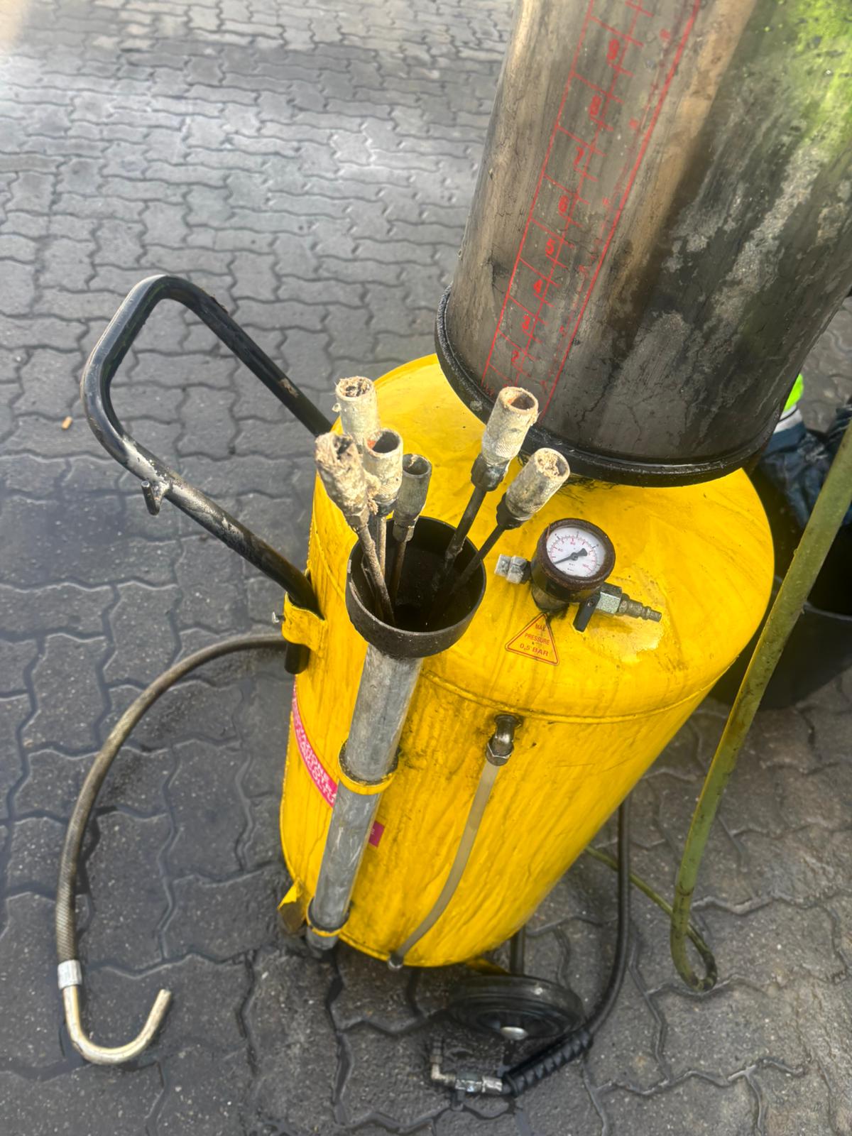 ASPIRATORE OLIO MOTORE PNEUMATICO in vendita - foto 3