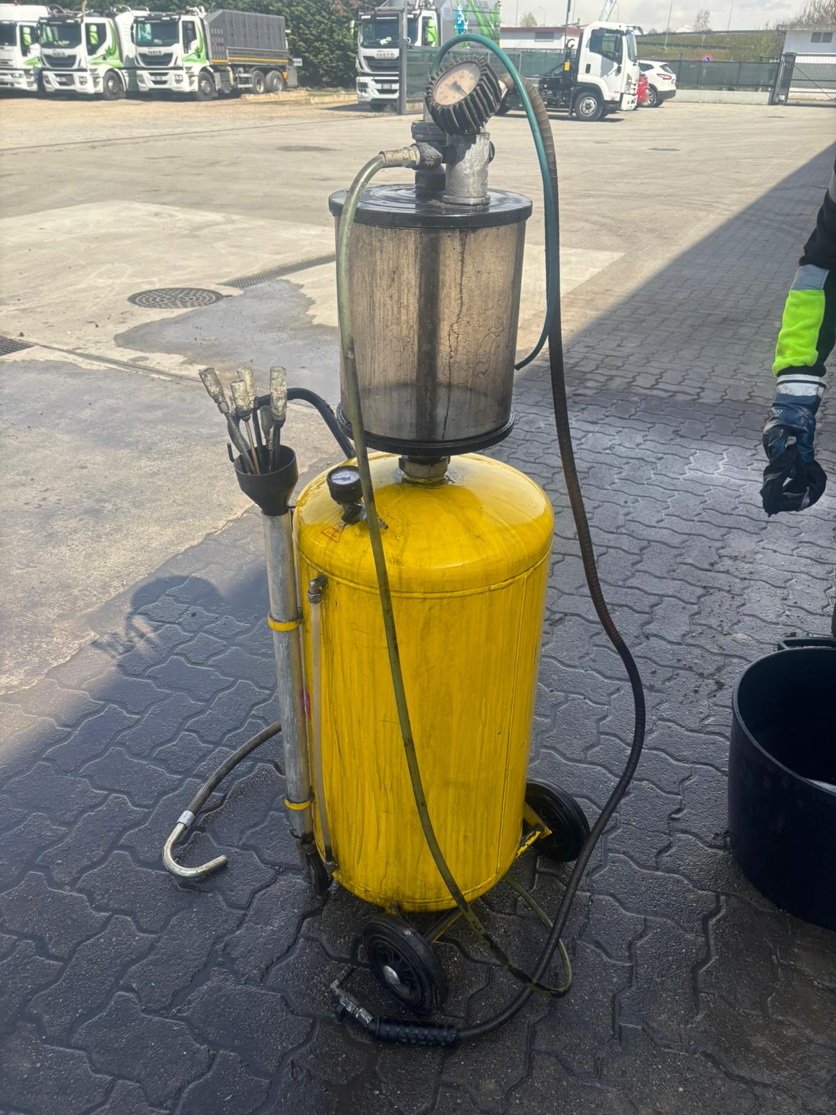 ASPIRATORE OLIO MOTORE PNEUMATICO in vendita - foto 5