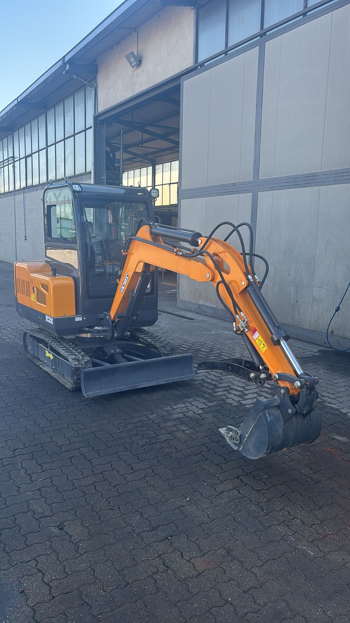 ESCAVATORE VICSEC 35 QUINTALI in vendita - foto 1