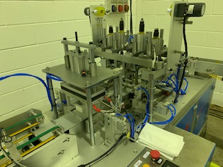 Macchina automatica per  mascherine chirurgiche  in vendita - foto 2