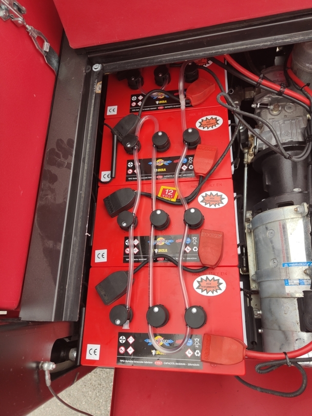 Motoscopa spazzatrice ride-on sweeper in vendita - foto 3