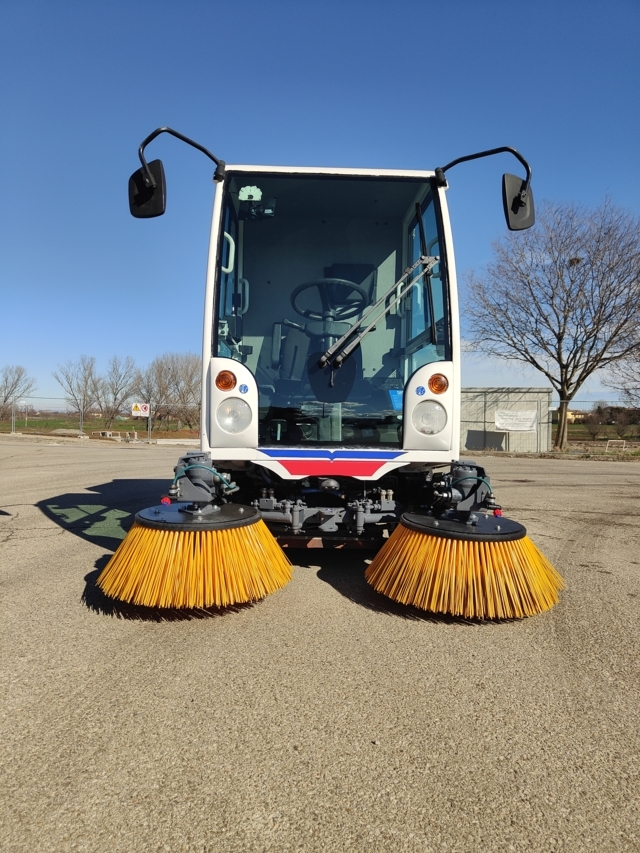 Spazzatrice stradale road sweeper  in vendita - foto 10
