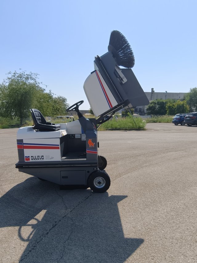 Spazzatrice motoscopa Dulevo 90 DK in vendita - foto 5