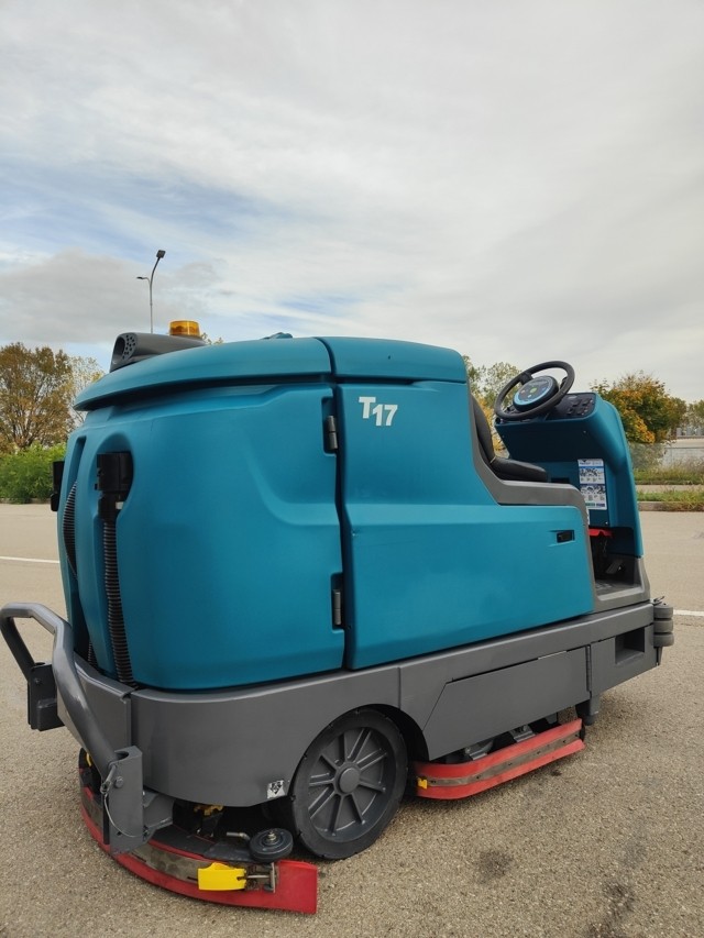 Lavapavimenti Tennant T17 in vendita - foto 3