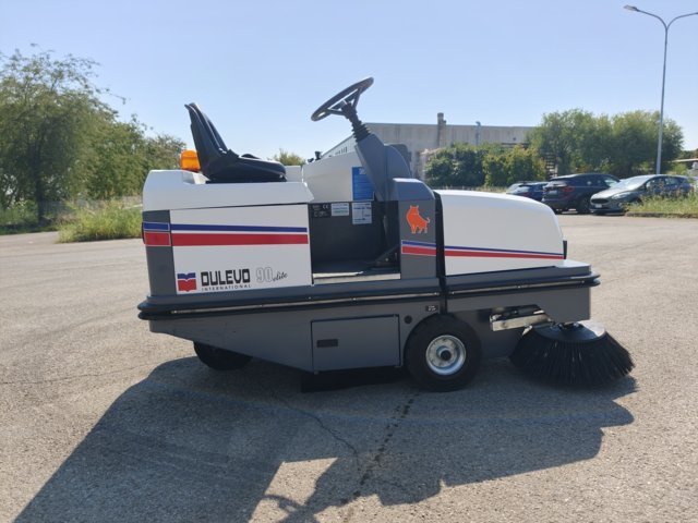 Spazzatrice motoscopa Dulevo 90 DK in vendita - foto 12