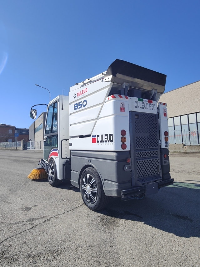 Spazzatrice stradale road sweeper  in vendita - foto 8