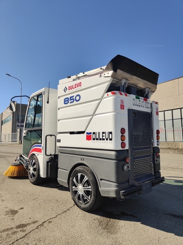 Spazzatrice stradale road sweeper  in vendita - foto 5