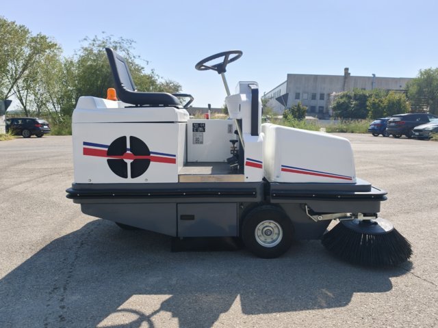 Spazzatrice motoscopa Dulevo 1300 EH in vendita - foto 14