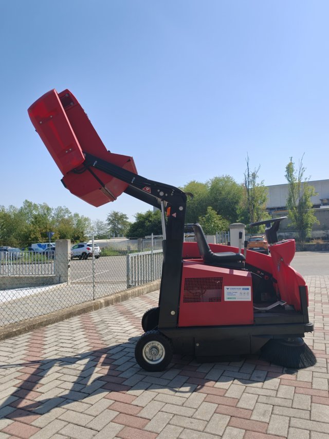 Spazzatrice motoscopa RCM Otto E TOP in vendita - foto 2