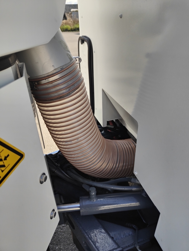 Spazzatrice stradale road sweeper  in vendita - foto 12