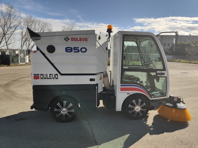 Spazzatrice stradale road sweeper  in vendita - foto 9