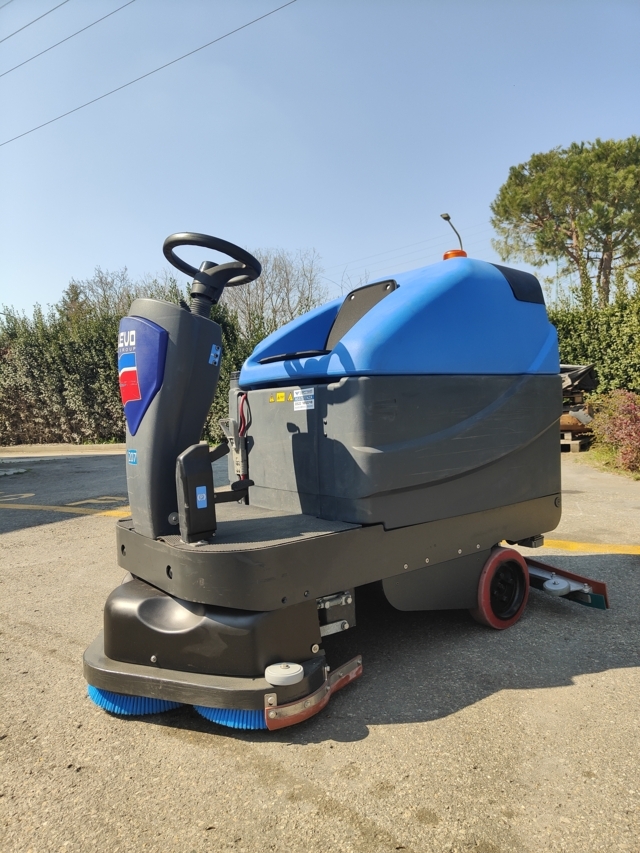 Lavapavimenti lavasciuga Dulevo Boost 300 in vendita - foto 3