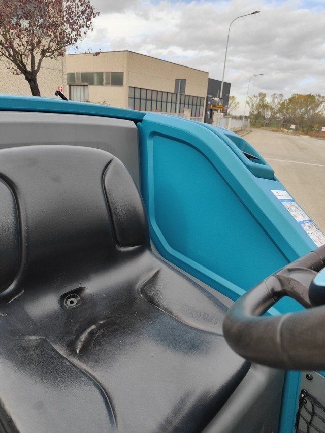 Lavapavimenti Tennant T17 in vendita - foto 4