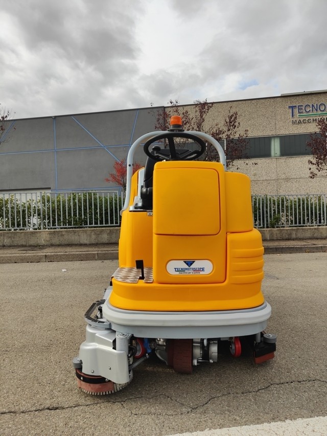 Lavapavimenti modello Adiatek Diamond 100 S in vendita - foto 4