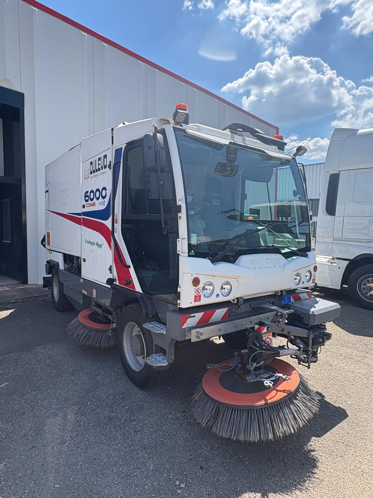 Spazzatrice stradale Dulevo 6000 Combi in vendita - foto 13