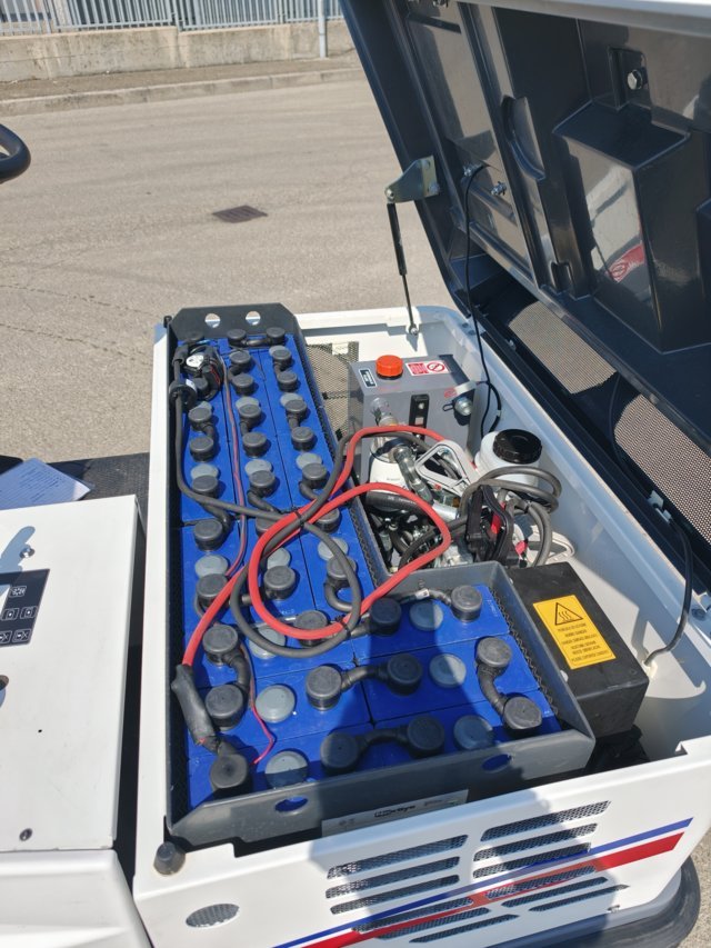 Spazzatrice motoscopa Dulevo 1300 EH in vendita - foto 6