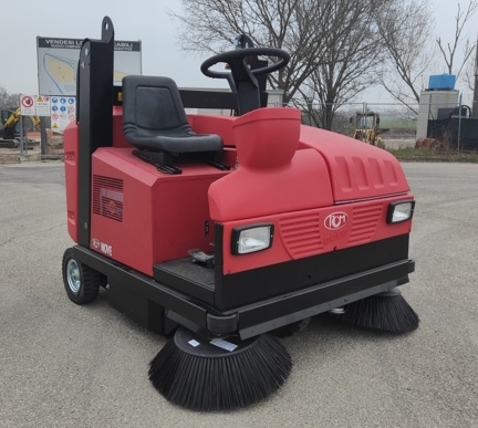 Motoscopa spazzatrice ride-on sweeper in vendita - foto 9