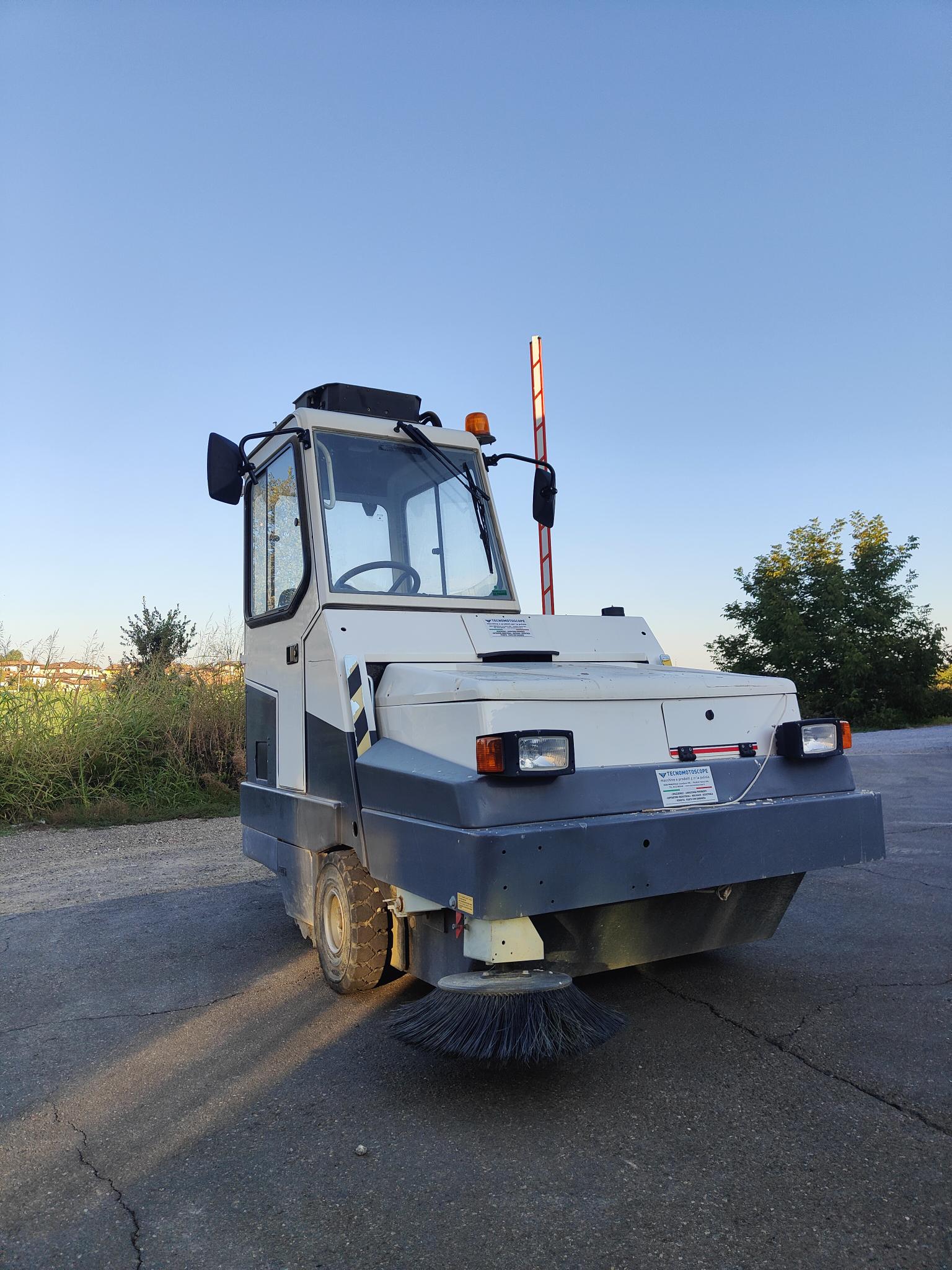 Spazzatrice Dulevo 120 Diesel in vendita - foto 9