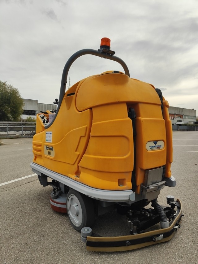 Lavapavimenti Adiatek Diamond 100 in vendita - foto 2