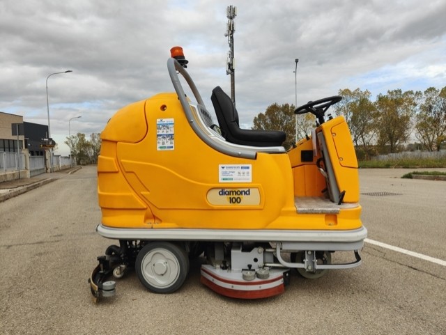 Lavapavimenti Adiatek Diamond 100 in vendita - foto 3