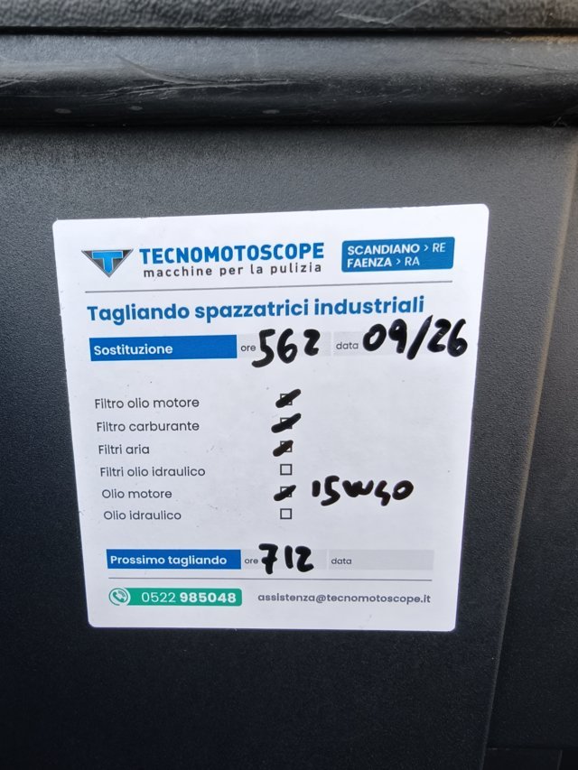 Spazzatrice motoscopa Karcher KM 130/300 in vendita - foto 3