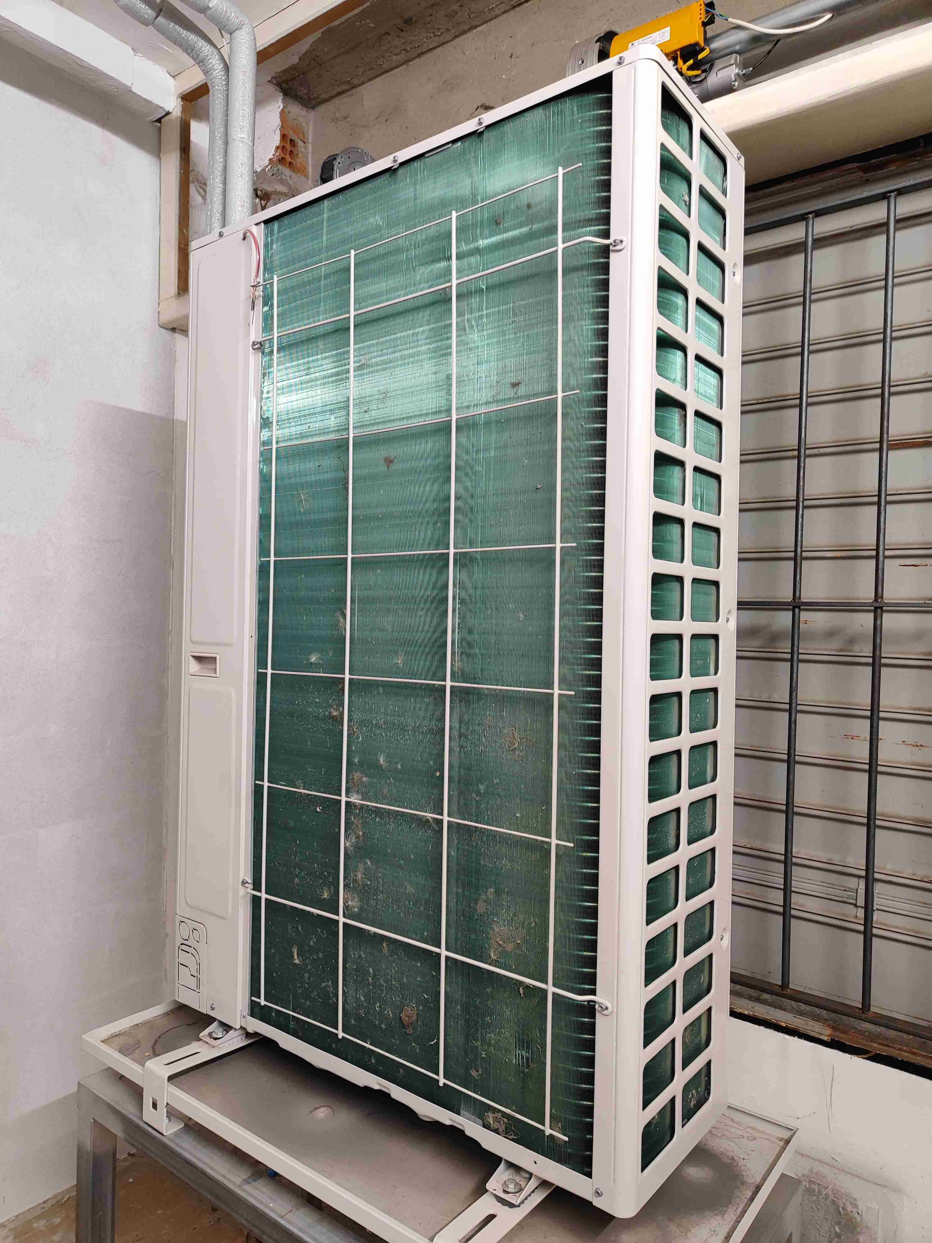 Climatizzatore Samsung VRF + 5 split WindFree DVM-S in vendita - foto 1