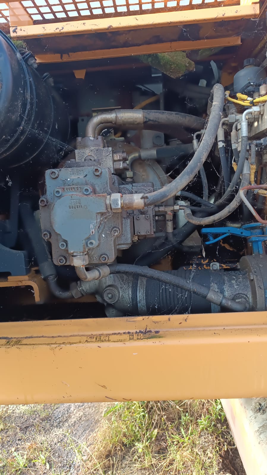 Vendo escavatore cingolato Liebherr 924 litronic  in vendita - foto 2