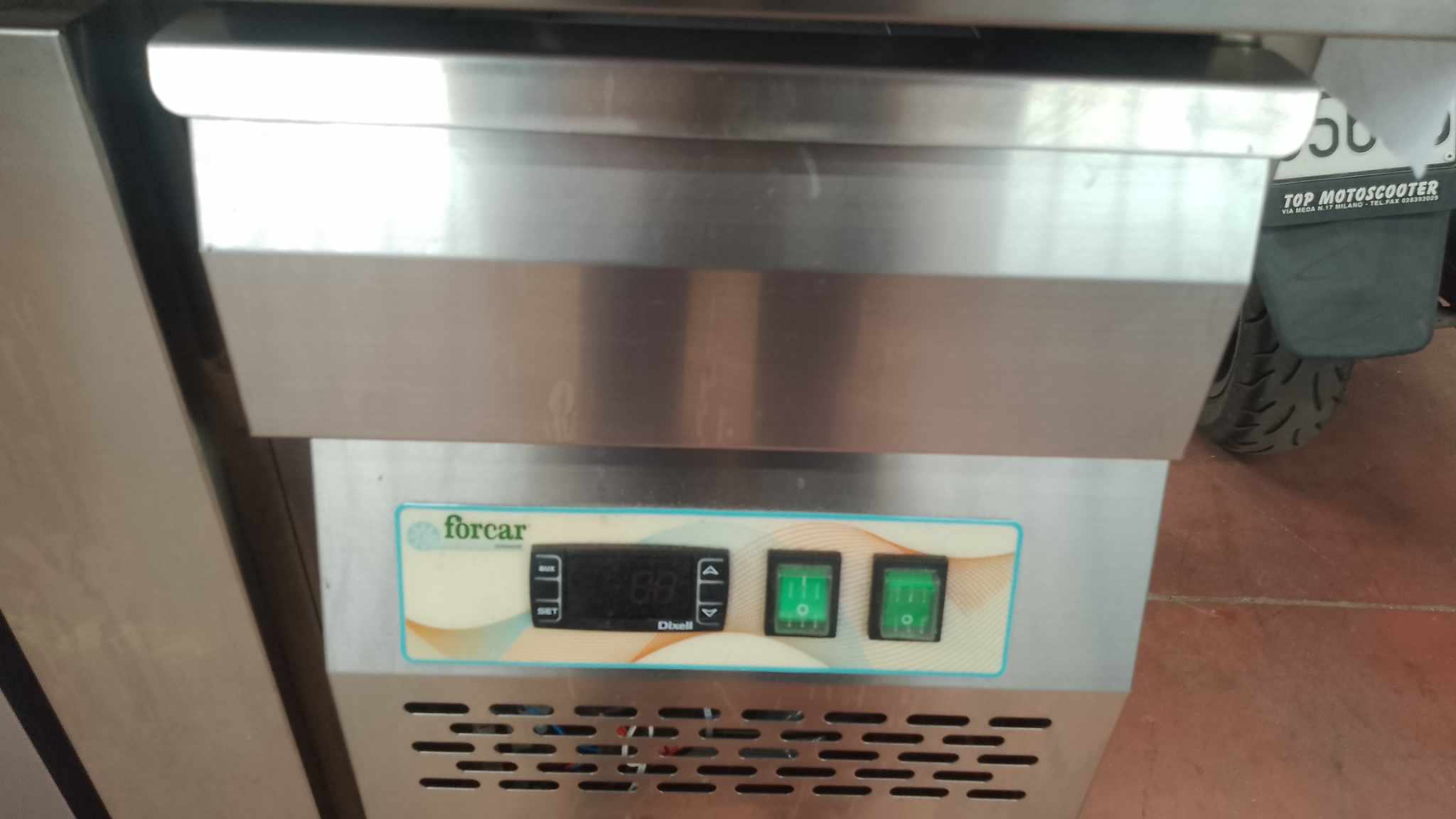 BANCO FRIGO VETRINATO 4 ANTE  in vendita - foto 2