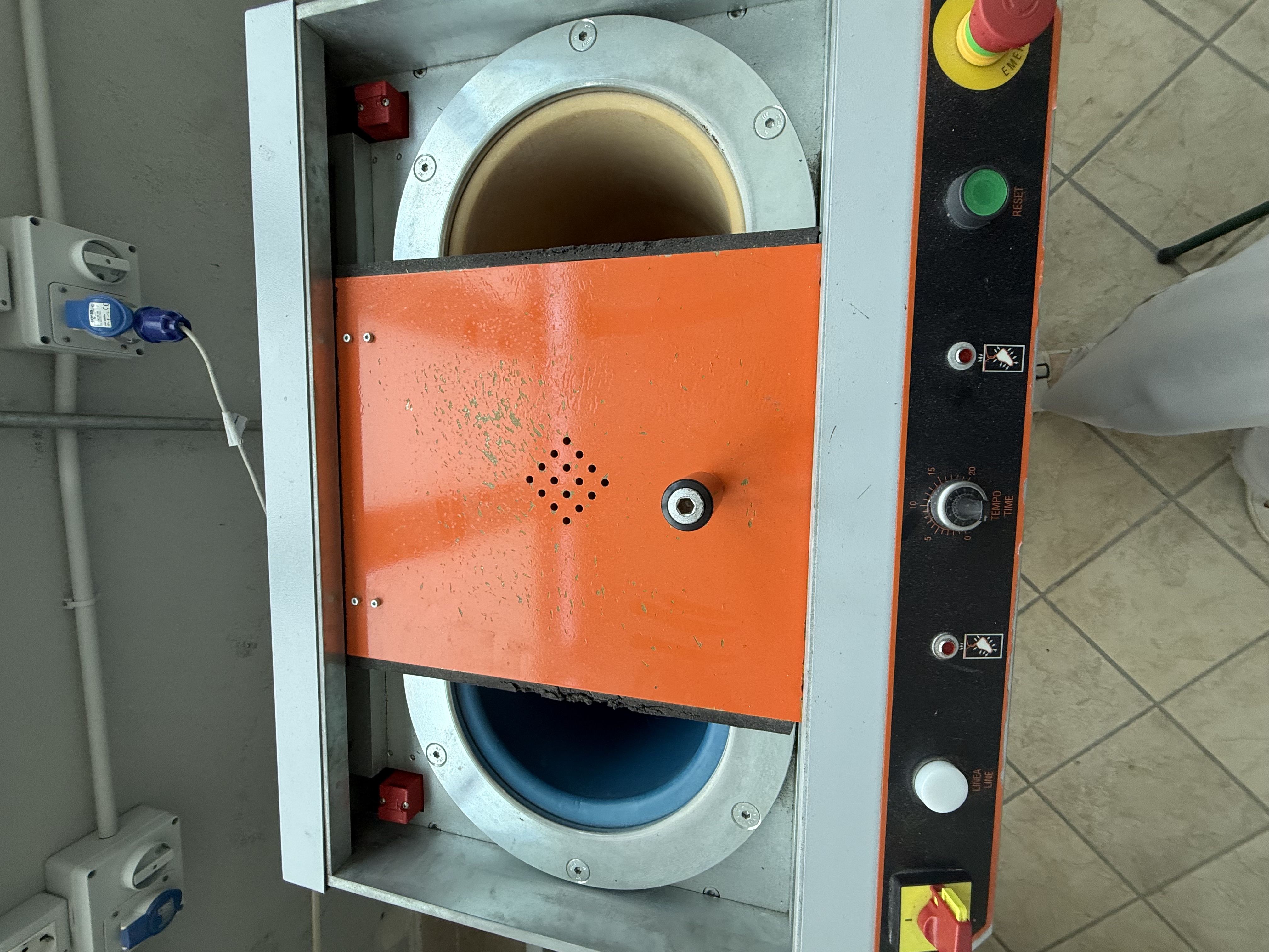 IRON FOX AS 1450-Pressa assemblatrice suole 2 stazioni in vendita - foto 4