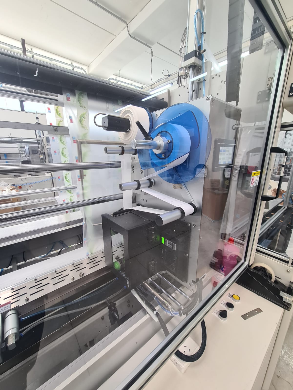 Linea di produzione bicchieri in carta in vendita - foto 3
