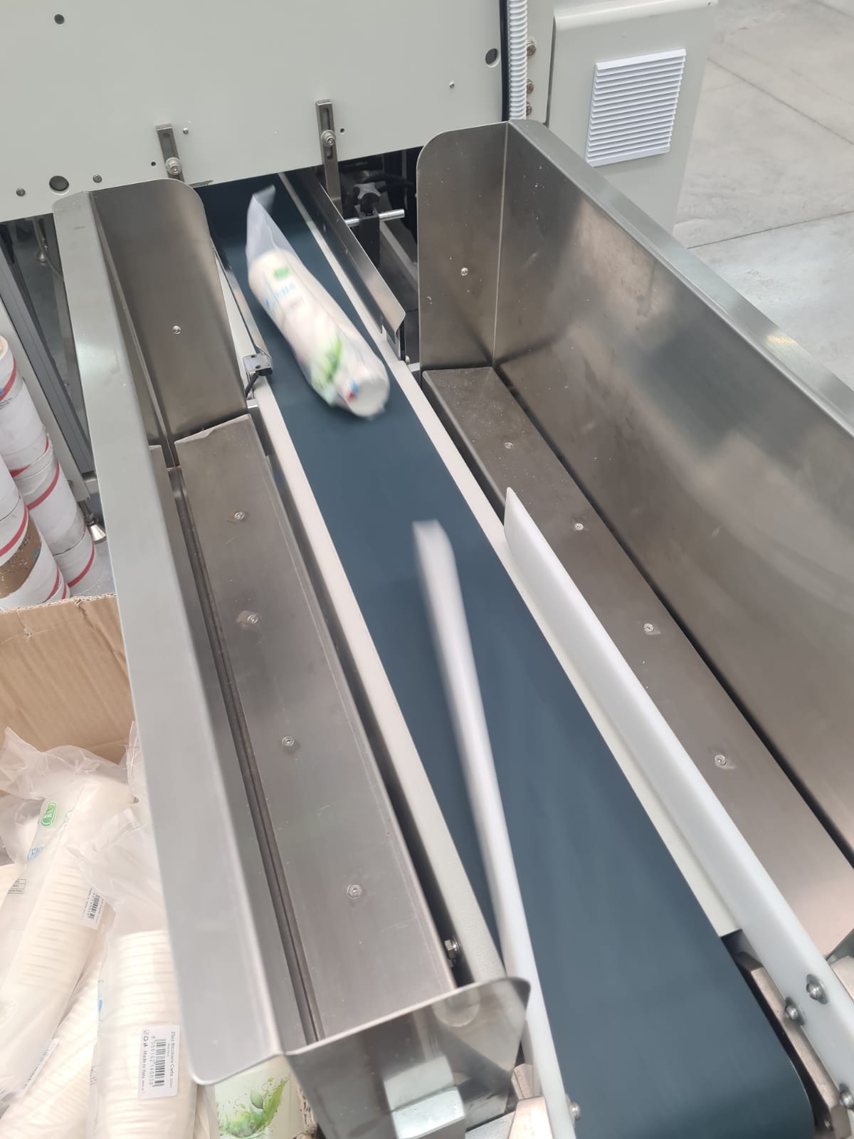 Linea di produzione bicchieri in carta in vendita - foto 12