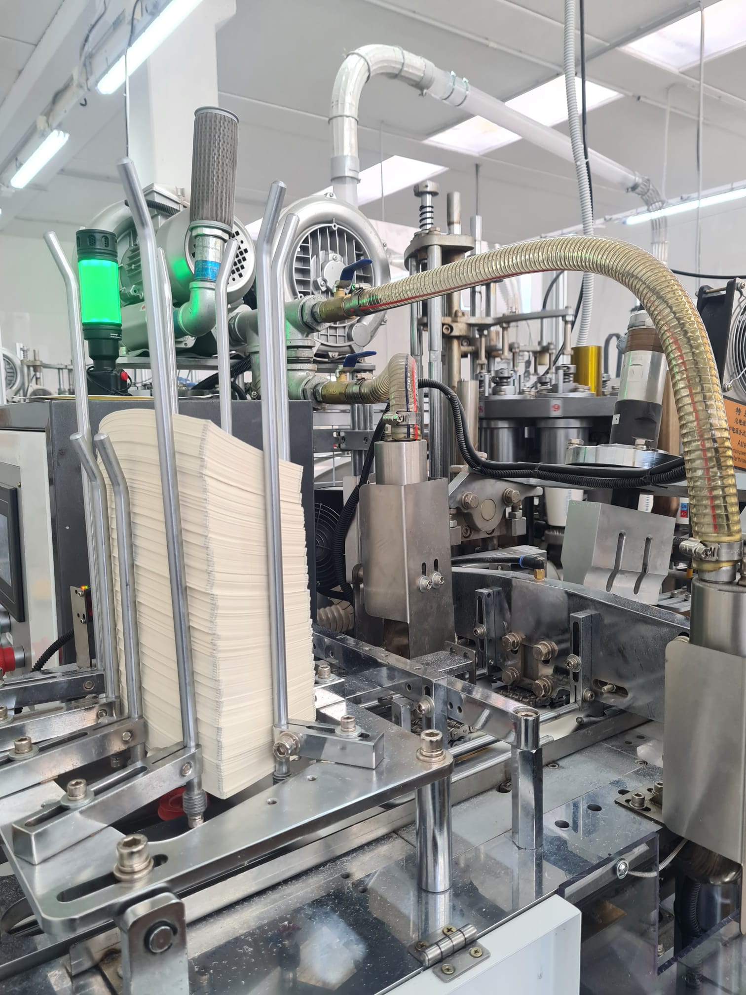 Linea di produzione bicchieri in carta in vendita - foto 14