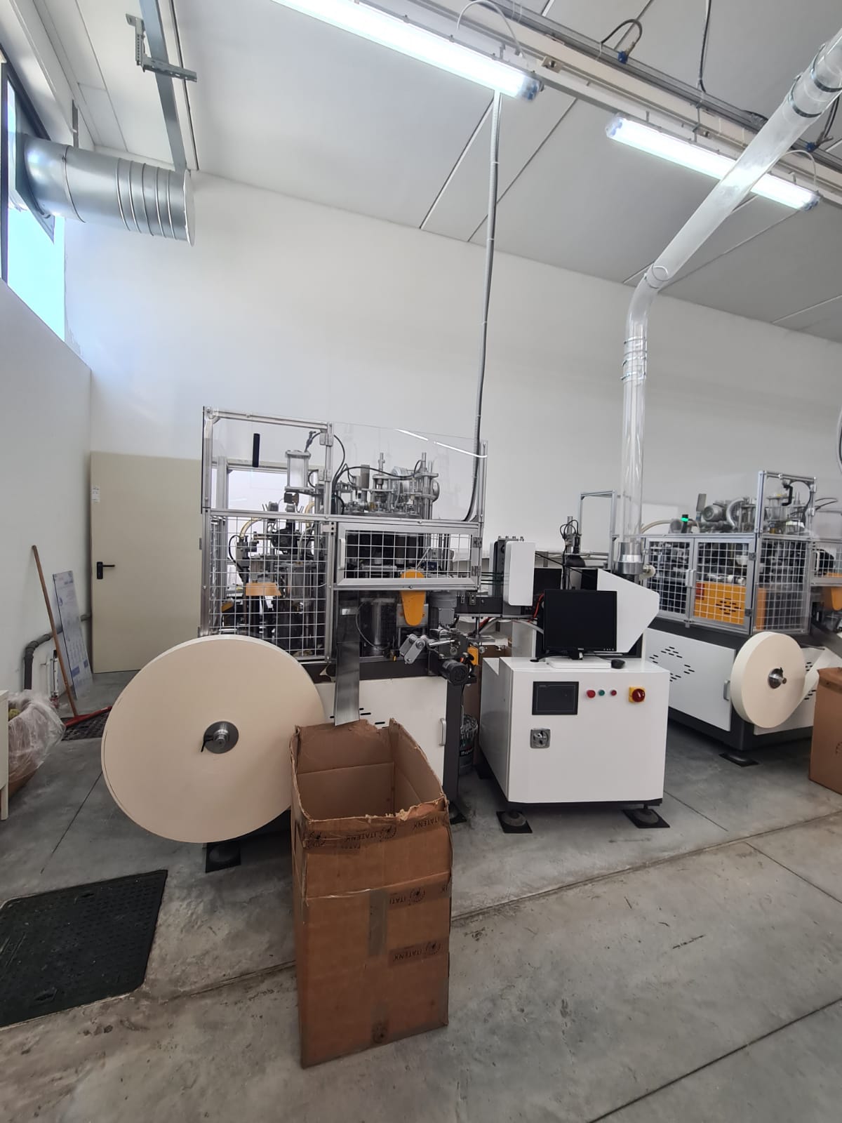 Linea di produzione bicchieri in carta in vendita - foto 4