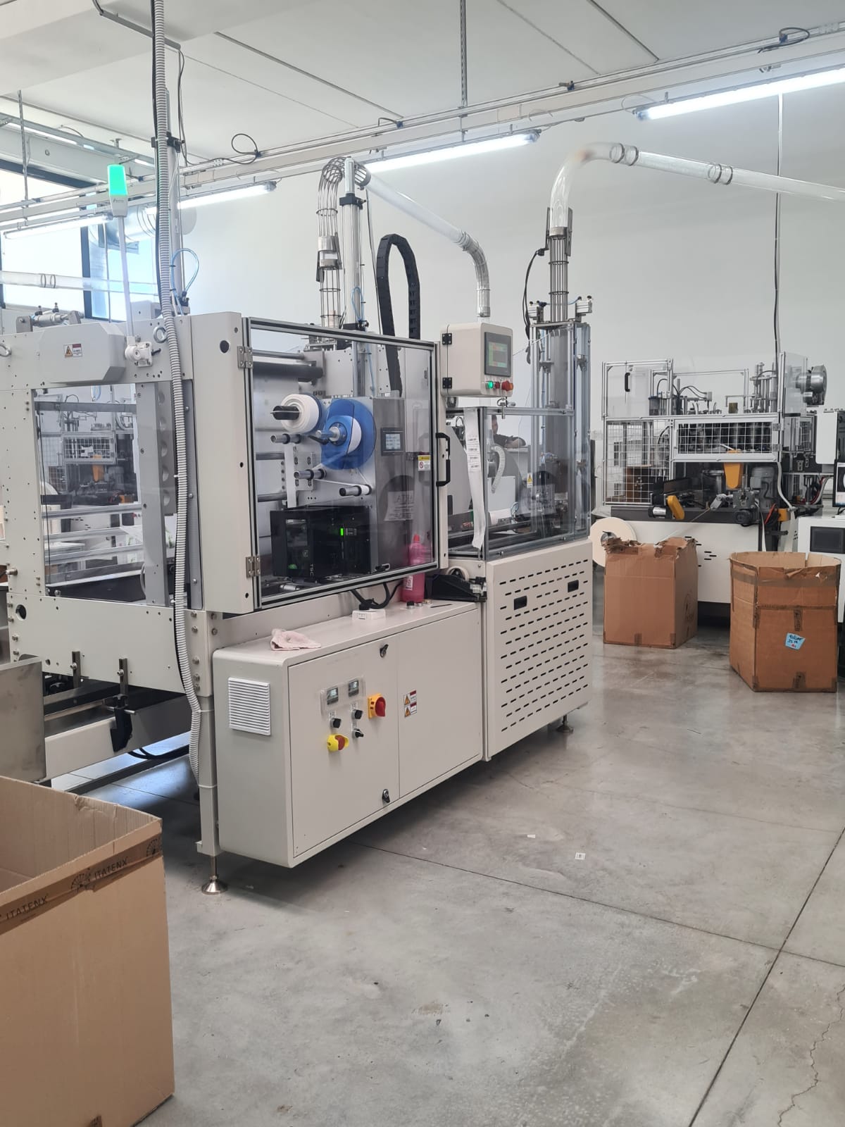 Linea di produzione bicchieri in carta in vendita - foto 13