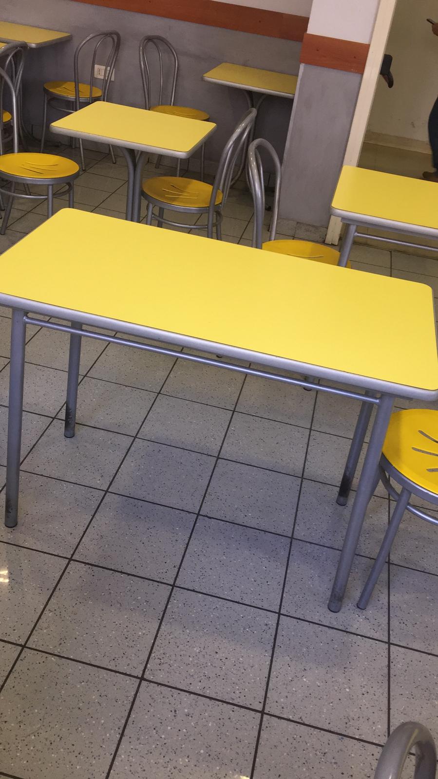 VENDO SEDIE E TAVOLINI BAR in vendita - foto 3