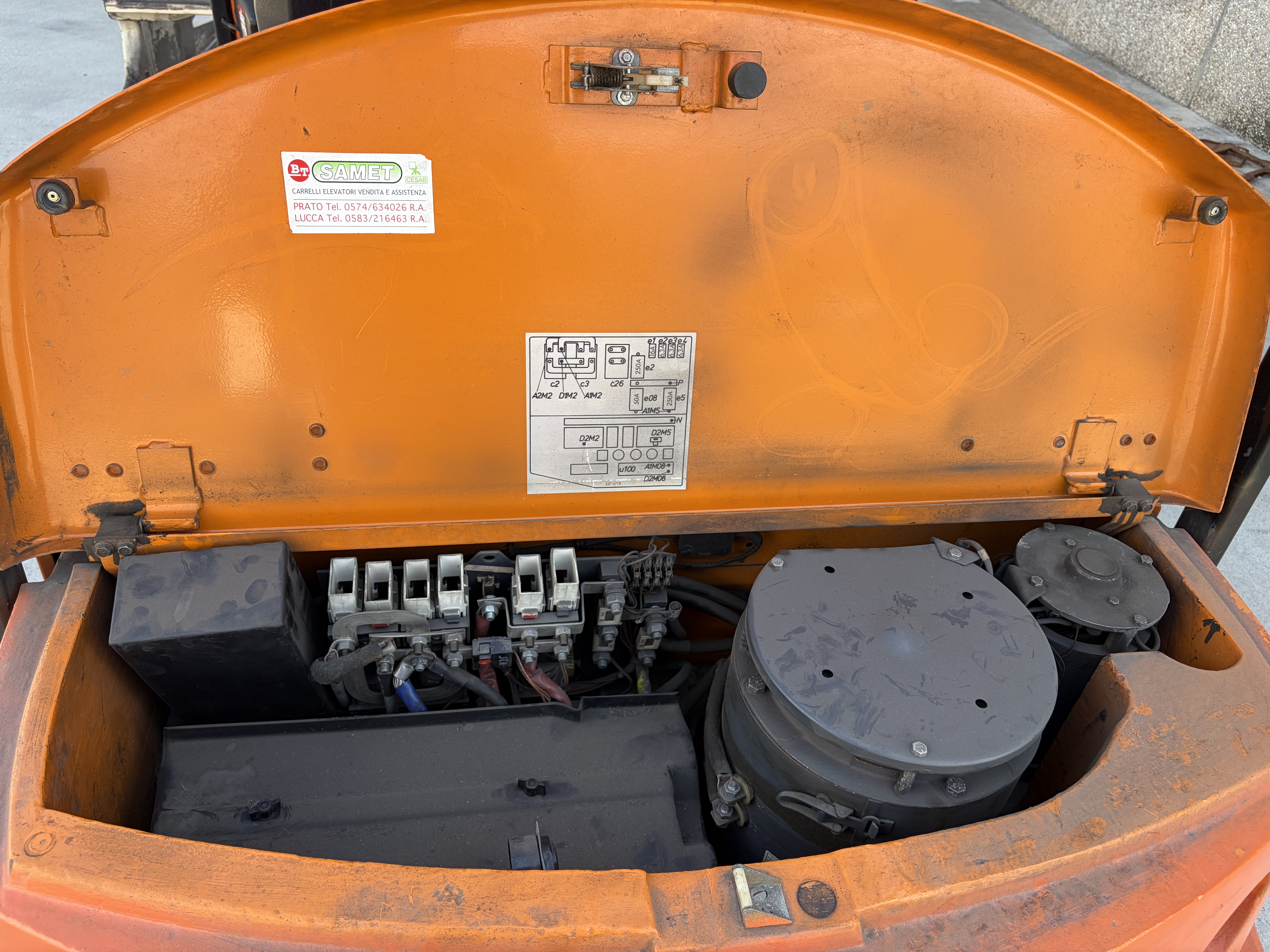 Still R60-25 con pinza Cascade e carica batteria  in vendita - foto 10