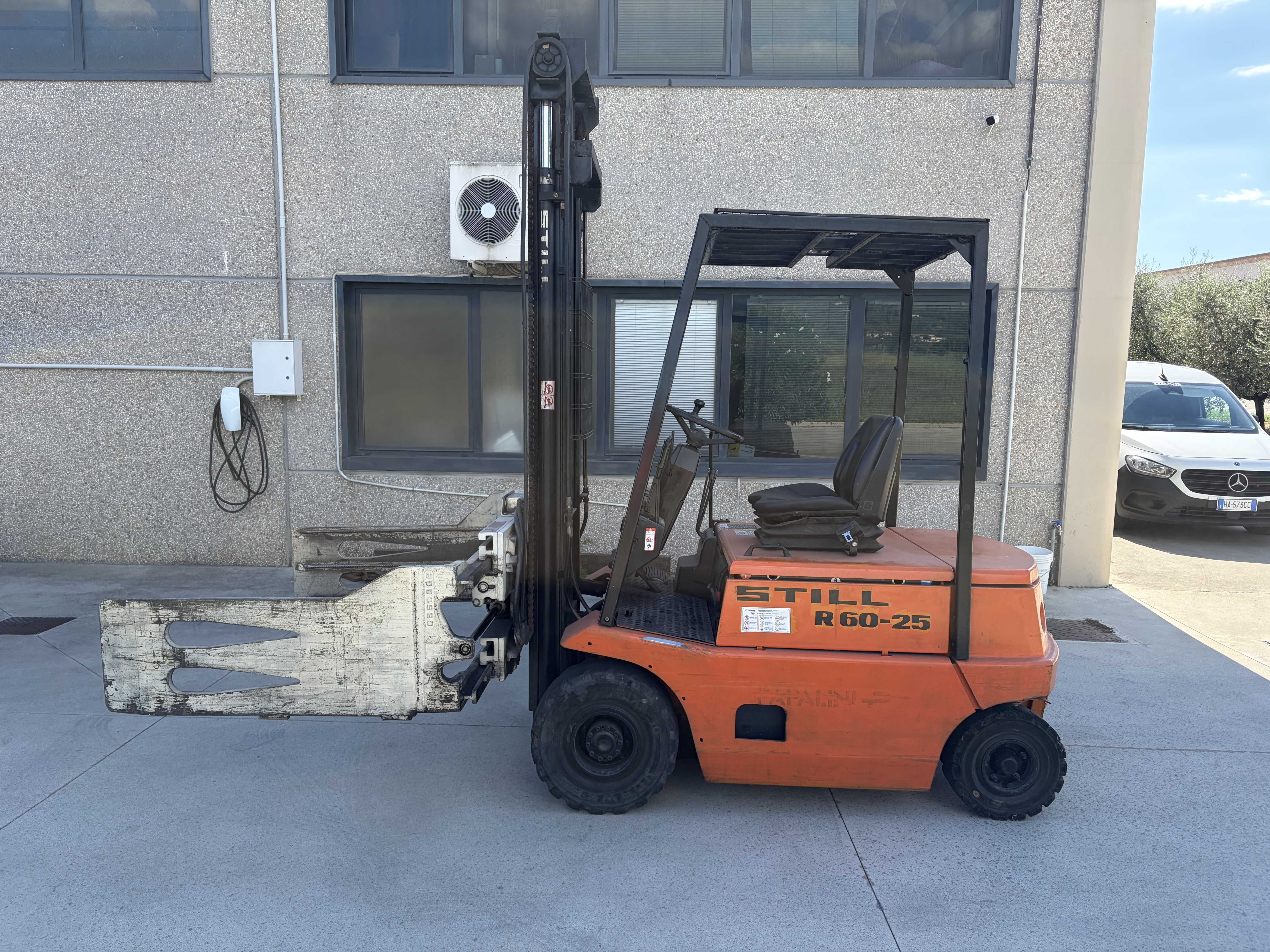 Carrelli elevatori in vendita