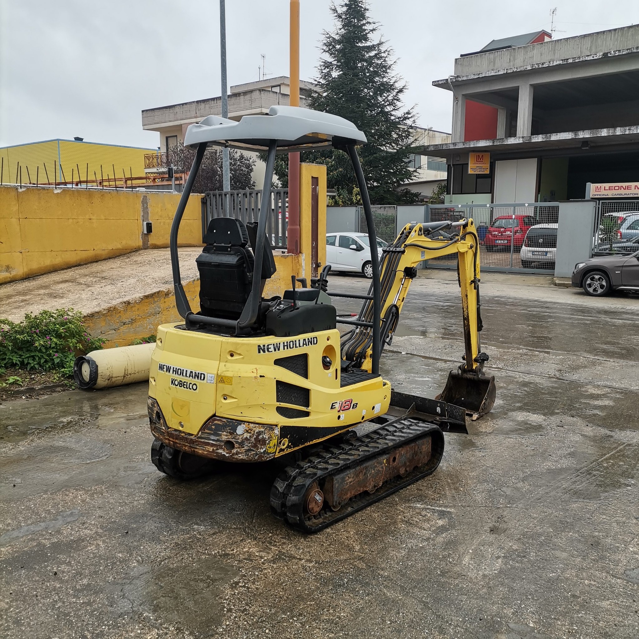 Miniescavatore NEW HOLLAND E18B in vendita - foto 3
