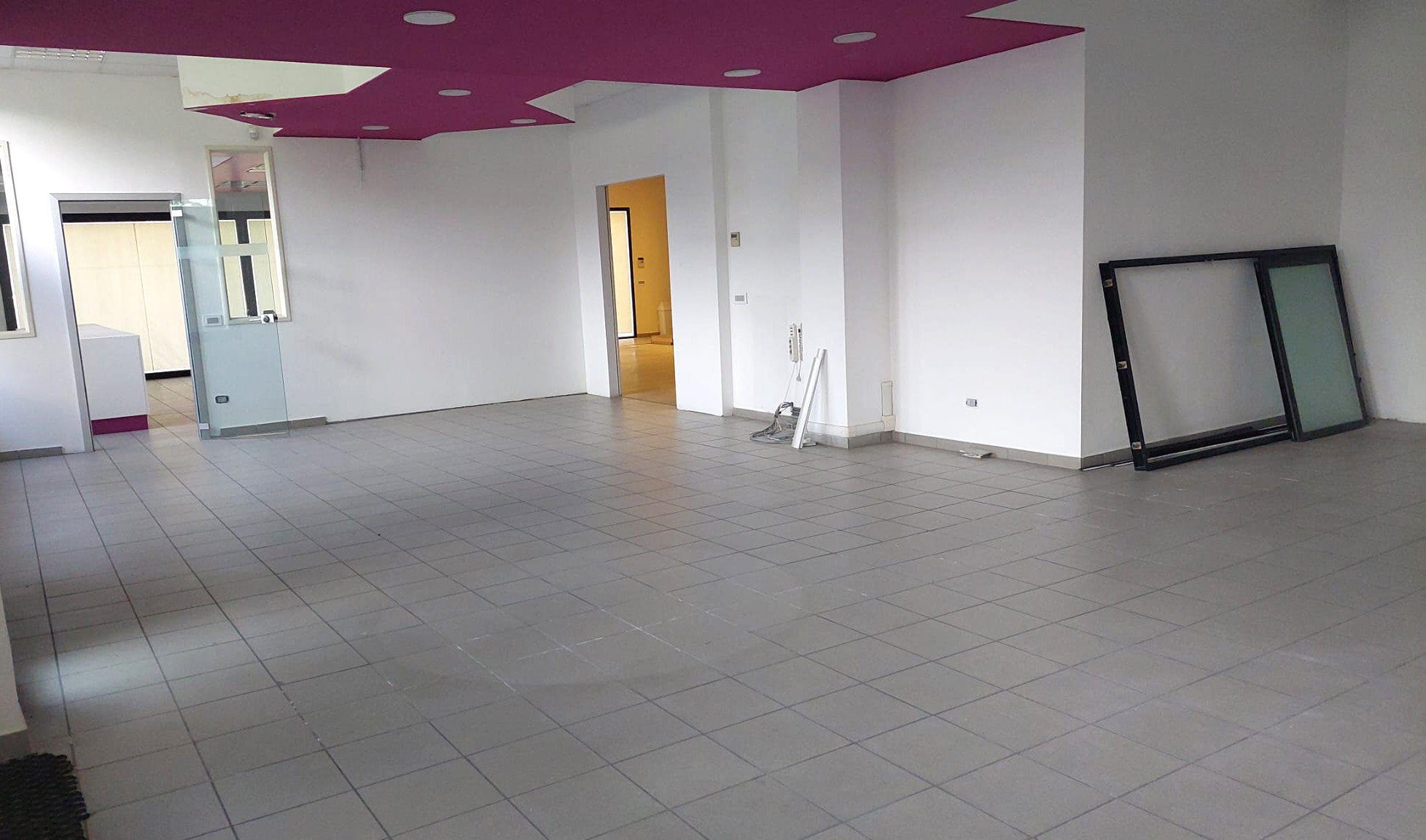 Locale commerciale ristrutturato 200 mq in Classe B in vendita - foto 4