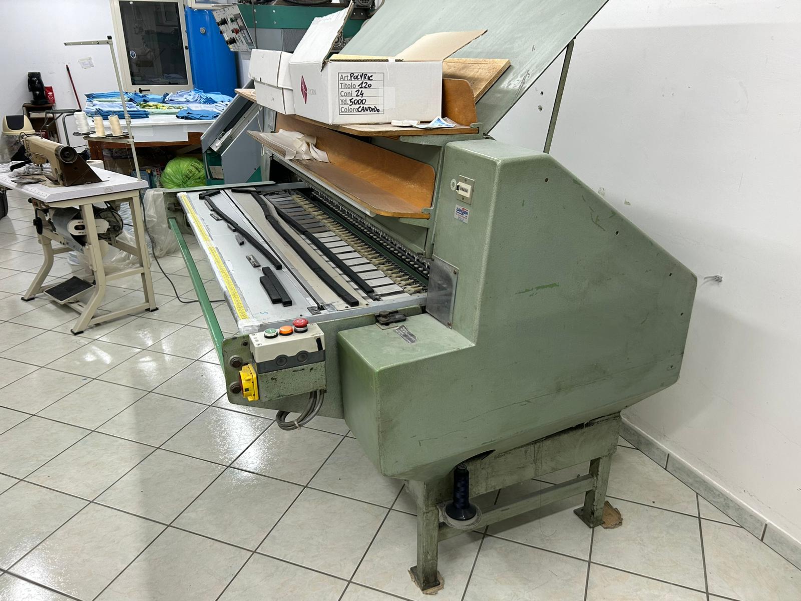 LIBA CRAVATTE MASCHINEN FABRIK NAILA in vendita - foto 5