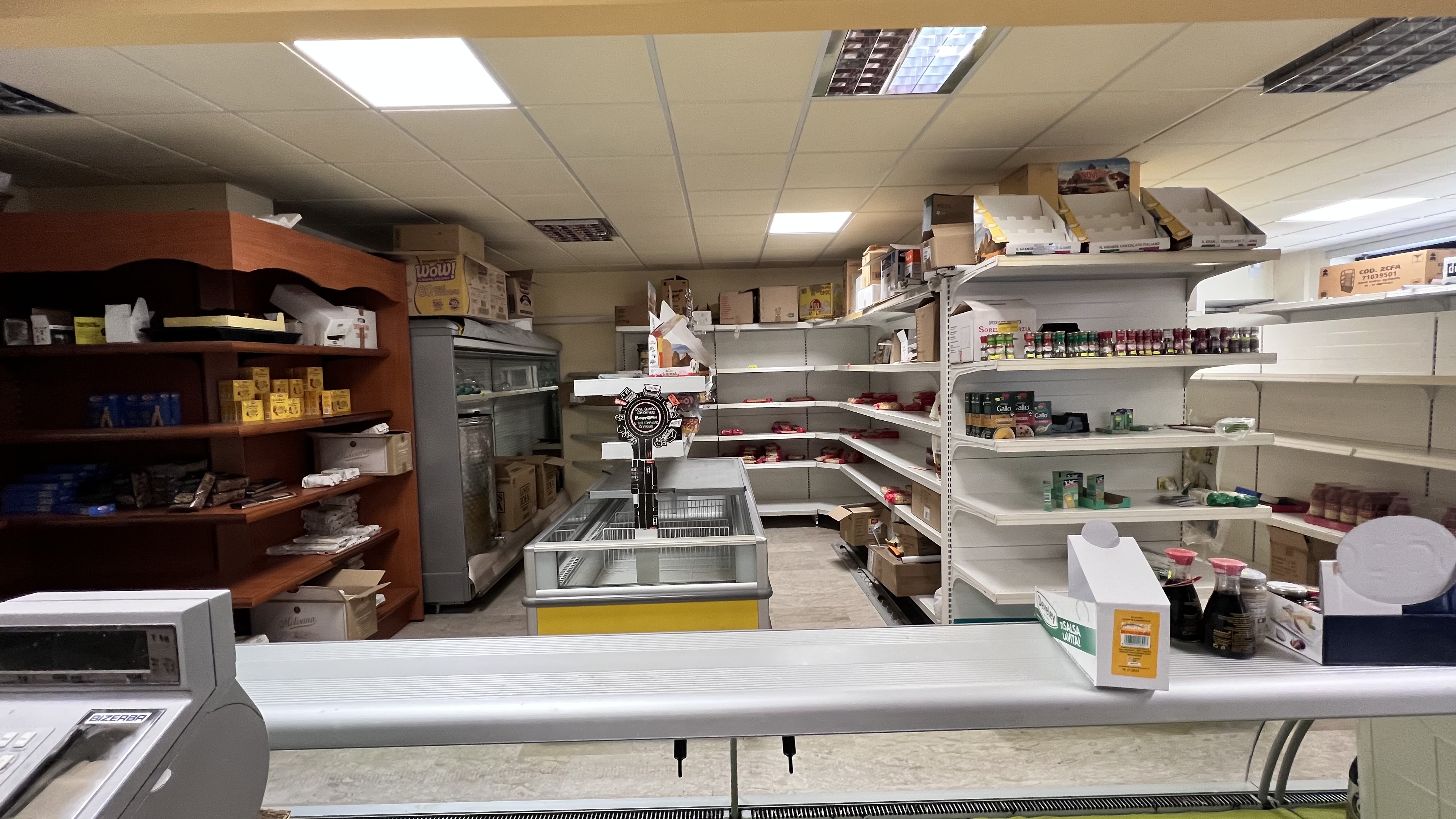 Arredamento e attrezzature negozio alimentari  in vendita - foto 9