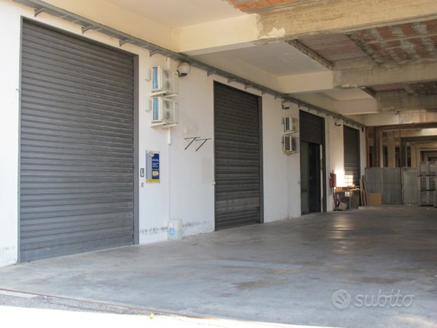 LOCALE DEPOSITO AL CENTRO DI FORMIA in vendita - foto 2