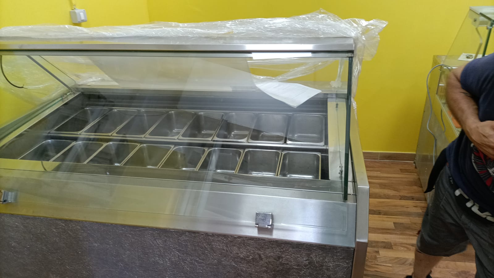 ESPOSITORE GELATO 16 GUSTI in vendita - foto 2